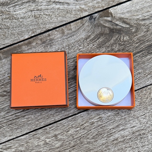 Hermès Silky Blush Powder in Rose Plume - Picture 7 of 9